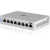 UniFi UBIQUITI Switch 8 porte LAN GIGABIT, US-8-alimentabile in PoE e con funzionalità PoE Passthrough (1 porta)